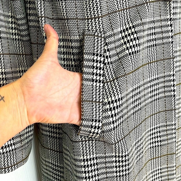 H&M - Tweed Black And White Green Stripe 2 Button Snap Long Blazer Size XS - Picture 5 of 14